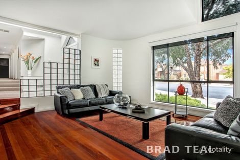 Property photo of 10 Merrafields Court Taylors Lakes VIC 3038
