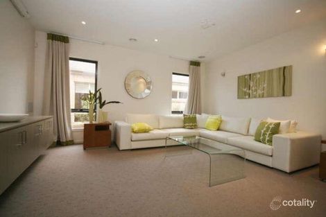 Property photo of 20 Hummingbird Boulevard Tarneit VIC 3029