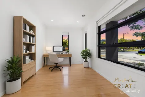 Property photo of 2 Murchison Place Caroline Springs VIC 3023