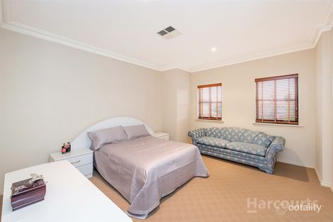 3 Finistere Island Rtt, Halls Head, WA 6210