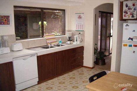 Property photo of 7 Naylor Place Lesmurdie WA 6076