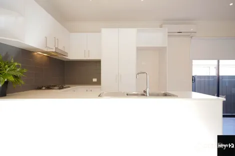 Property photo of 45 Marble Drive Cobblebank VIC 3338
