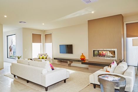 Property photo of 13 Swanson Boulevard Strathfieldsaye VIC 3551