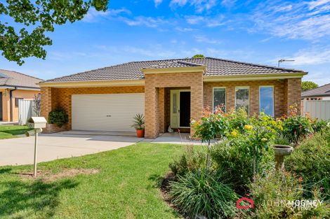 6 Walla Pl, Glenfield Park, NSW 2650