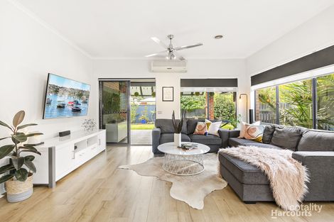 Property photo of 30 Stringy Bark Circuit Pakenham VIC 3810