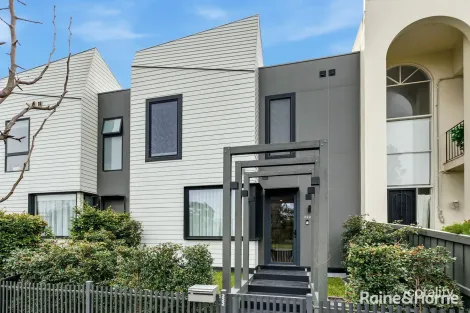 222 KOROROIT CREEK RD, WILLIAMSTOWN NORTH, VIC 3016