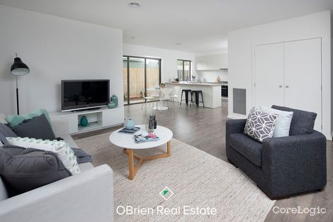 Property photo of 10A Puffin Court Endeavour Hills VIC 3802