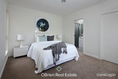 Property photo of 10A Puffin Court Endeavour Hills VIC 3802