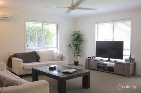 Property photo of 2/25 Sugarwood Street Bellbowrie QLD 4070