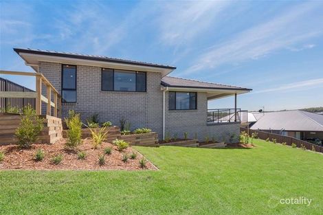 62 Floresta Cres, Cameron Park, NSW 2285