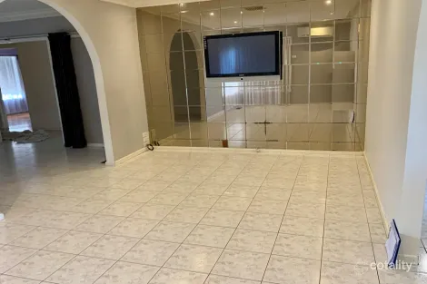 Property photo of 4 Gunbower Close Thomastown VIC 3074