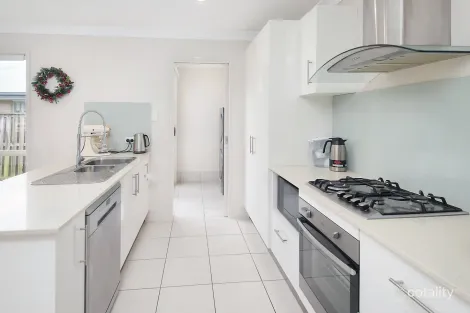 Property photo of 1 Myrtle Street Deebing Heights QLD 4306