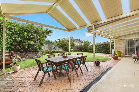 15 Kanangra Dr, Thirroul, NSW 2515