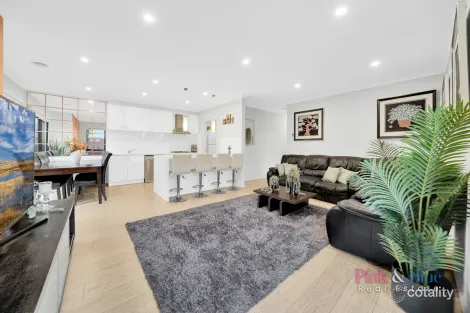 Property photo of 17 Rosette Crescent Rockbank VIC 3335