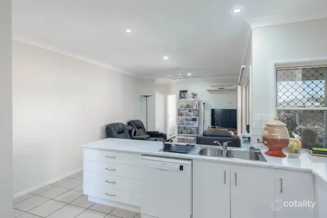 Property photo of 2 Rosewood Court Southside QLD 4570