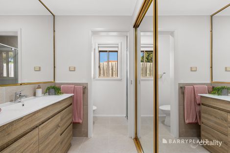 Property photo of 55 Hinkler Drive Mill Park VIC 3082