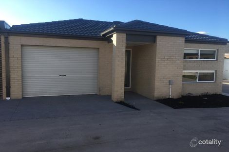 Property photo of 22 Renlik Circuit Cranbourne North VIC 3977