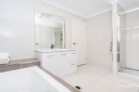 Property photo of 86 Edenlea Drive Meadowbrook QLD 4131