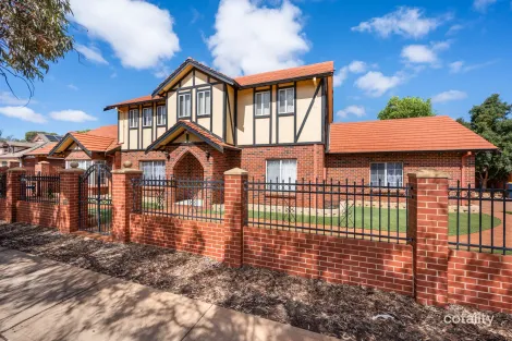 Property photo of 1 Erin Court Boulder WA 6432