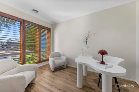 Property photo of 4 Nobility Road Craigieburn VIC 3064