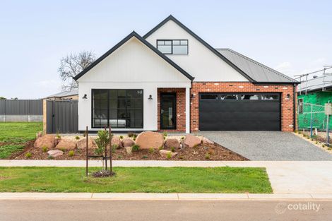 39 Somerford Dr, Clyde North, VIC 3978