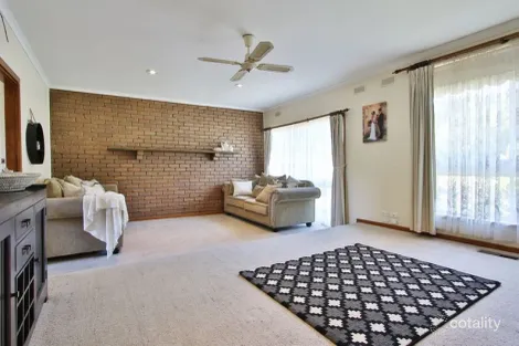 Property photo of 7 Contour Court Chirnside Park VIC 3116