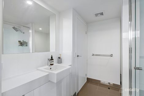 Property photo of 442/33 Lakefront Crescent Varsity Lakes QLD 4227