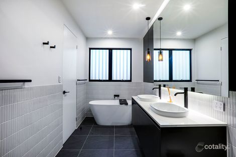 Property photo of 2/48 Albion Avenue Miami QLD 4220