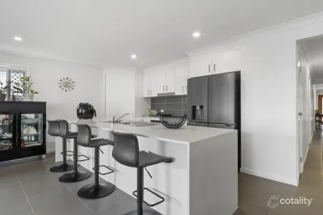 Property photo of 17 Starling Street Deebing Heights QLD 4306
