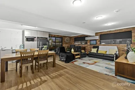 Property photo of 8 Fenimore Street Wishart QLD 4122