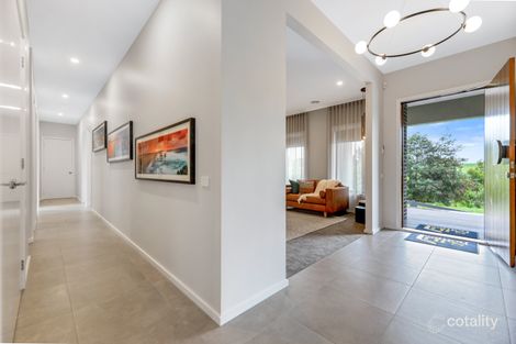 Property photo of 8 Short Game Lane Drouin VIC 3818