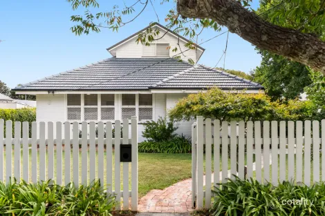 20 Lydwin Cres, East Toowoomba, QLD 4350