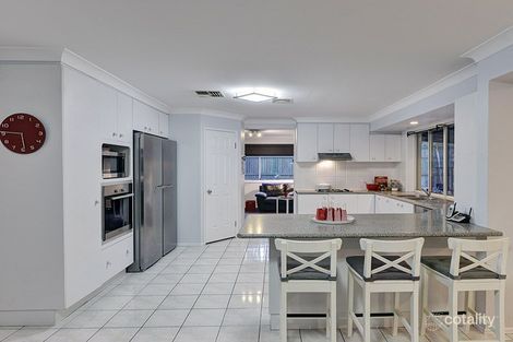 Property photo of 8 Homewood Place Carindale QLD 4152