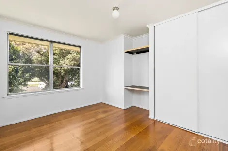 Property photo of 18 Mulberry Crescent Frankston North VIC 3200