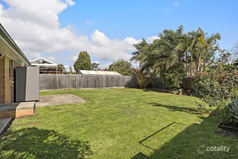 Property photo of 18 Mulberry Crescent Frankston North VIC 3200