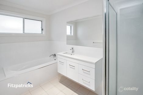 Property photo of 28 Franklin Drive Estella NSW 2650