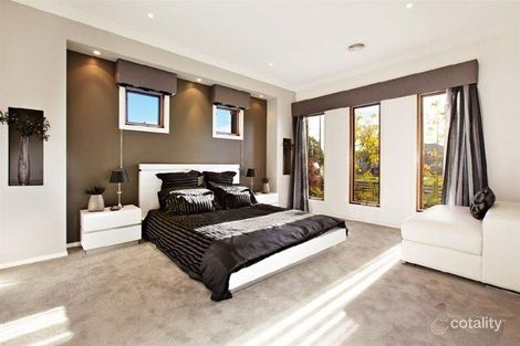 Property photo of 28 Northside Drive Wollert VIC 3750