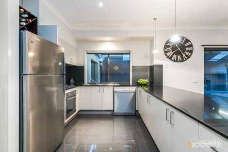 Property photo of 15 White Gum Way Cranbourne North VIC 3977