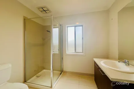 Property photo of 18 Capricornus Crescent Tarneit VIC 3029