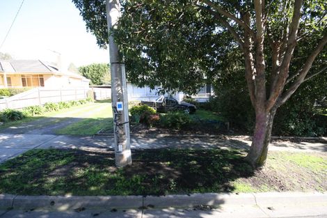 51 Blazey Rd, Croydon South, VIC 3136