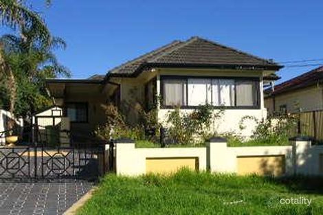 8 Warialda St, Merrylands West, NSW 2160