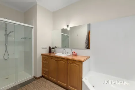 Property photo of 115 Brougham Street Eltham VIC 3095