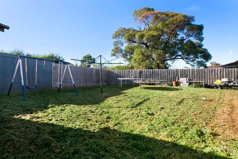 Property photo of 16 Gardenia Crescent Frankston North VIC 3200