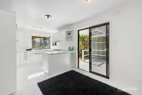 Property photo of 2 Owen Close Frankston VIC 3199