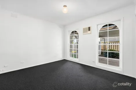 Property photo of 2 Owen Close Frankston VIC 3199