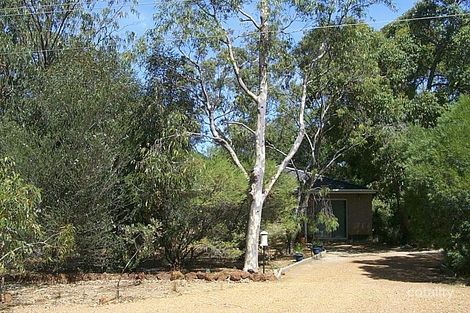 22 Waterloo Cres, Lesmurdie, WA 6076