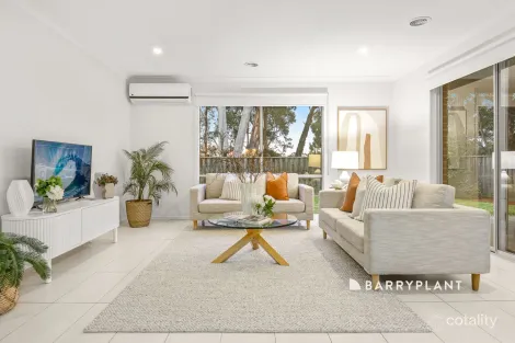 Property photo of 55 Pepper Crescent Drouin VIC 3818