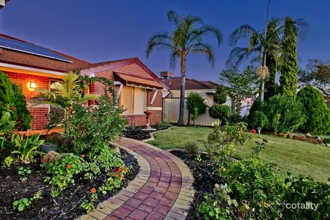 Property photo of 6 Hollyoak Place Thornlie WA 6108