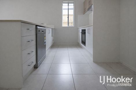 Property photo of 33 Dew Street Yarrabilba QLD 4207