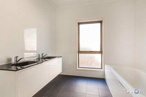 Property photo of 1 Hillcrest Street Crace ACT 2911